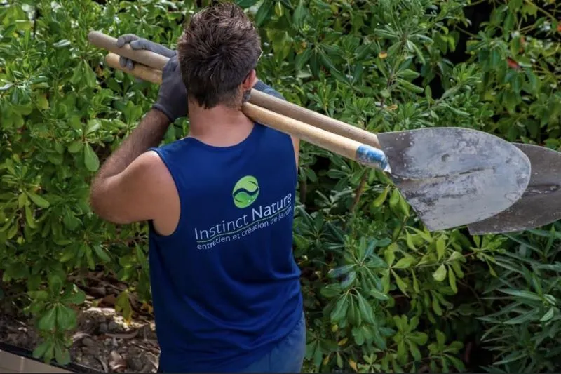 Réalisation de l'entretien d'un jardin d'un particulier, Cogolin, Instinct Nature