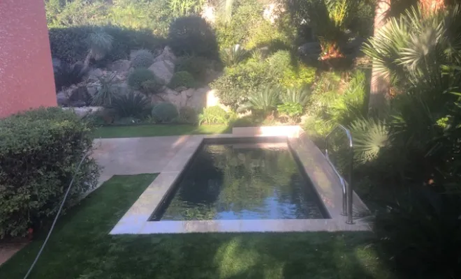 Terrassement et Aménagement paysager autour d'une piscine  dans le golfe de Saint-Tropez, Cogolin, Instinct Nature